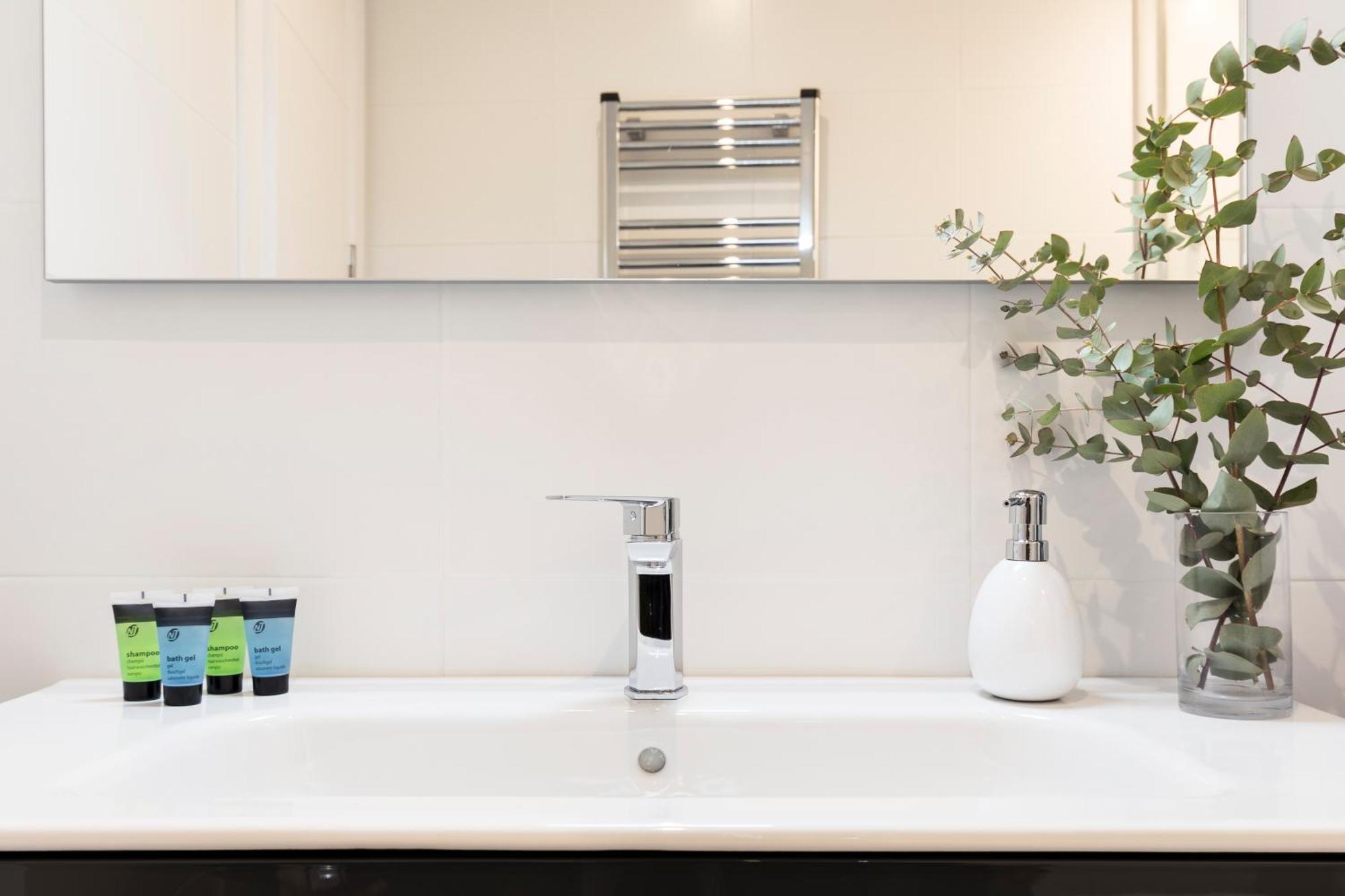 Feelathome San Marcos Apartments Madrid Bagian luar foto